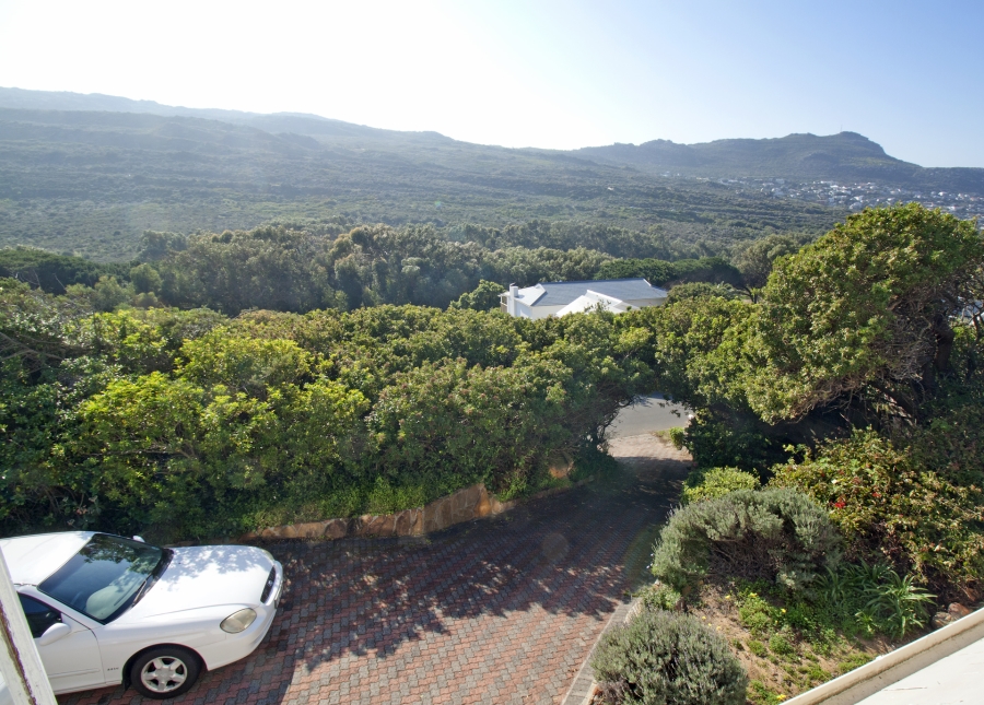 To Let 3 Bedroom Property for Rent in Glencairn Western Cape